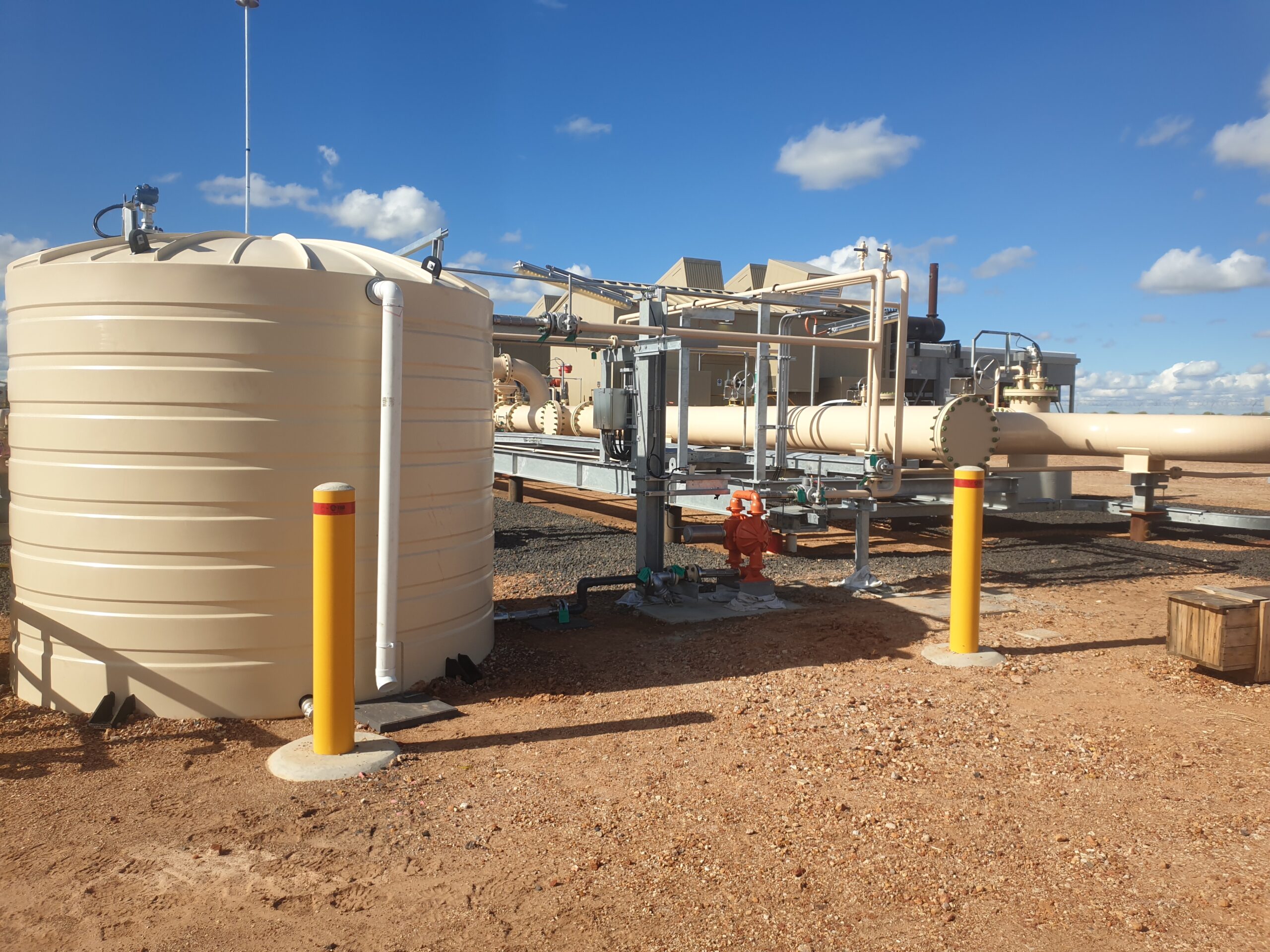 P2167-tank-pipes-plant